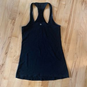Lululemon black tank